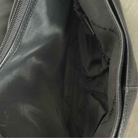 STONE MOUNTAIN Black Leather Shoulder Bag - Picture 11 of 14
